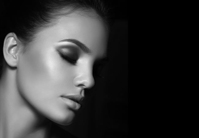 La chirurgie esthétique du visage vise à corriger, améliorer ou éliminer les défauts du visage